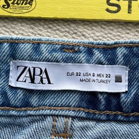 Zara Ripped Distressed High Rise Button Fly Straight Fit Mom Jeans Size: 0/24 - Picture 4 of 8